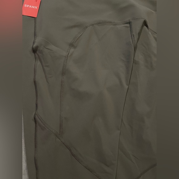 Spanx Leggings! Size:2X Color: Olive Green NWT - Picture 4 of 8